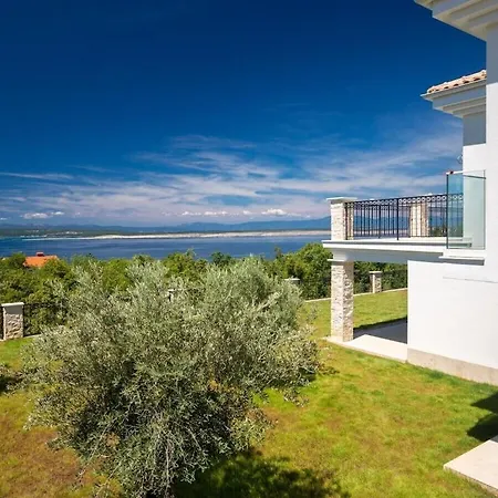In Crikvenica With Swimming Pool *
