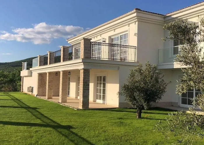 In With Swimming Pool Villa