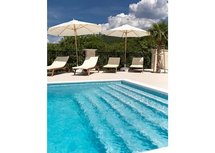 Villa In With Swimming Pool