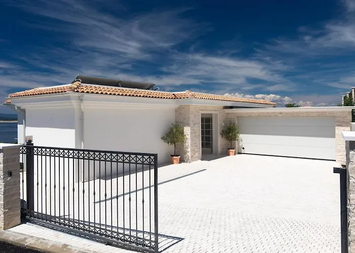 Villa In With Swimming Pool
